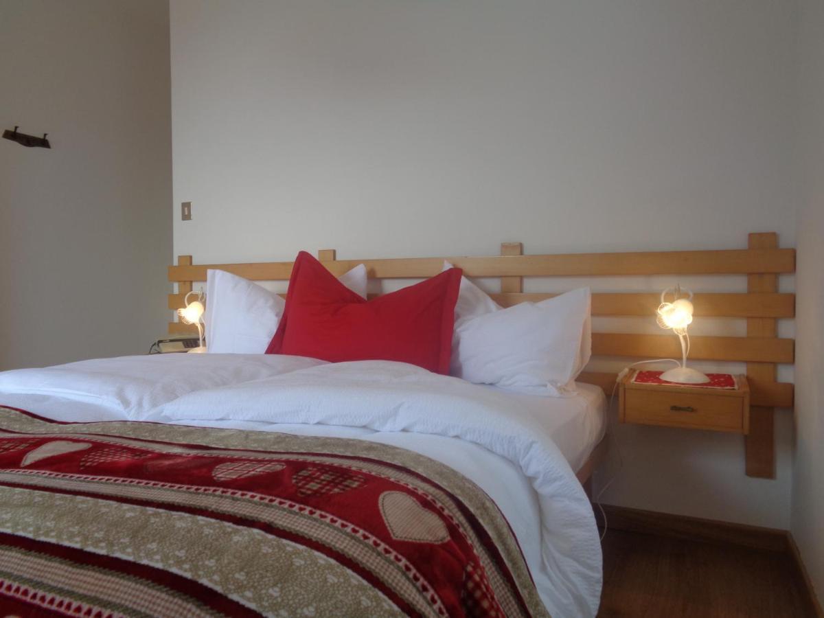 Hotel Garni Suisse Сан-Мартіно-ді-Кастроцца Екстер'єр фото
