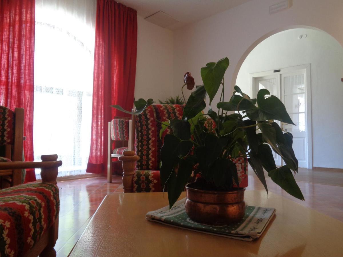 Hotel Garni Suisse Сан-Мартіно-ді-Кастроцца Екстер'єр фото