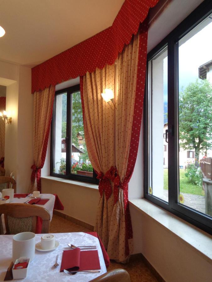 Hotel Garni Suisse Сан-Мартіно-ді-Кастроцца Екстер'єр фото